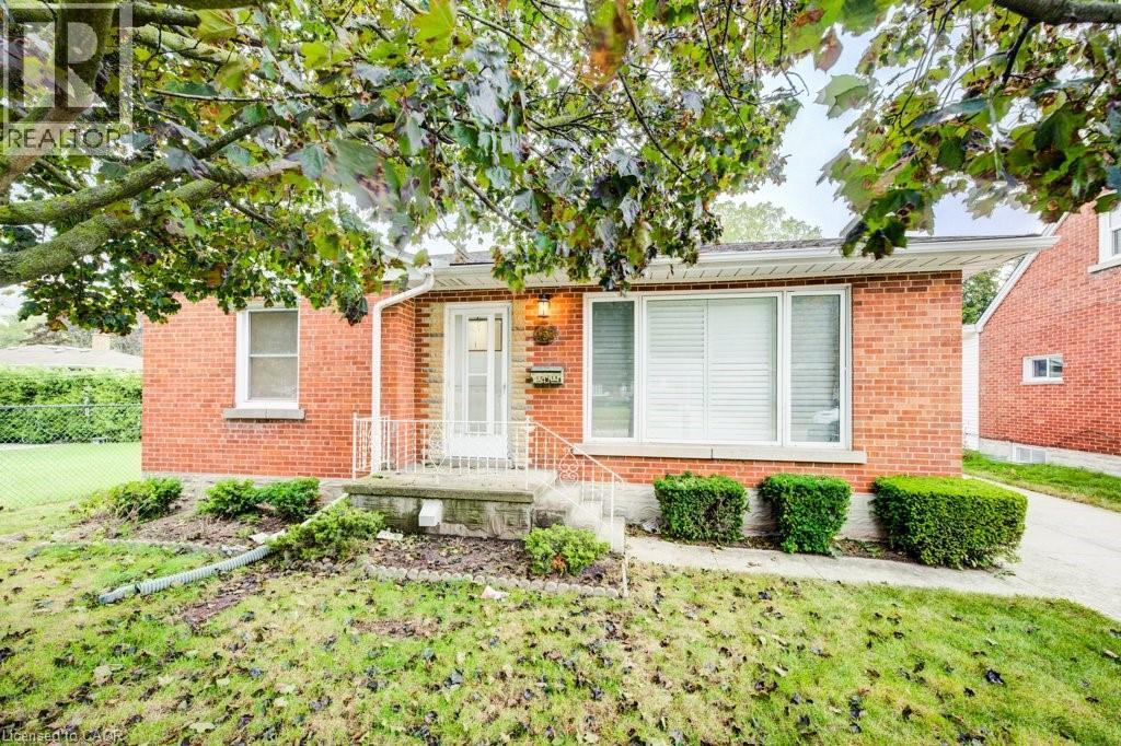 492 Ephraim Street, Kitchener, Ontario  N2B 2C6 - Photo 2 - 40779071