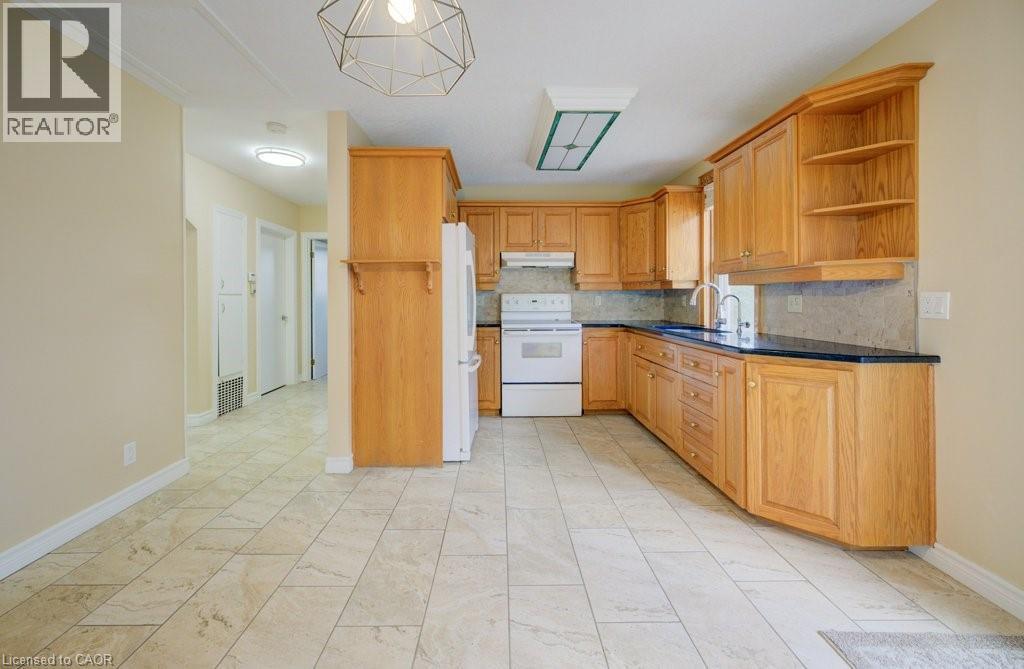 492 Ephraim Street, Kitchener, Ontario  N2B 2C6 - Photo 9 - 40779071