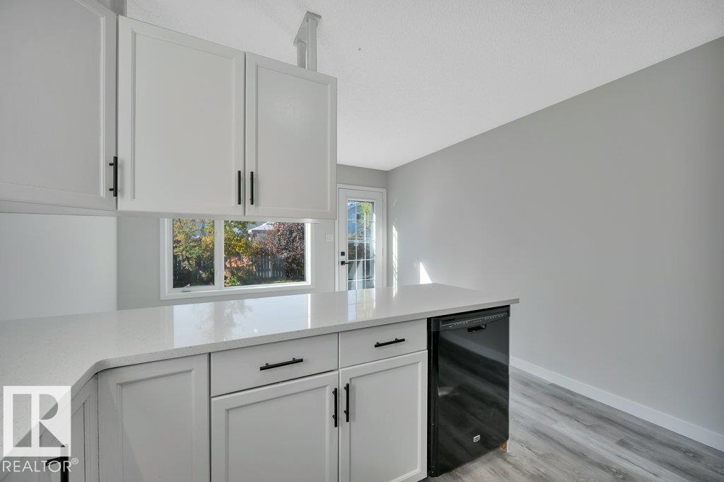840 113a St Nw Nw, Edmonton, Alberta  T6J 6W4 - Photo 12 - E4460223