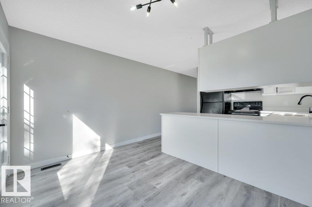 840 113a St Nw Nw, Edmonton, Alberta  T6J 6W4 - Photo 14 - E4460223