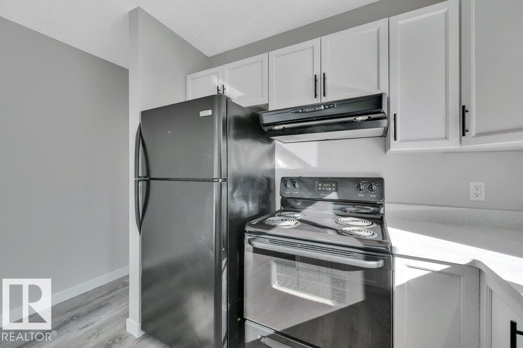 840 113a St Nw Nw, Edmonton, Alberta  T6J 6W4 - Photo 11 - E4460223