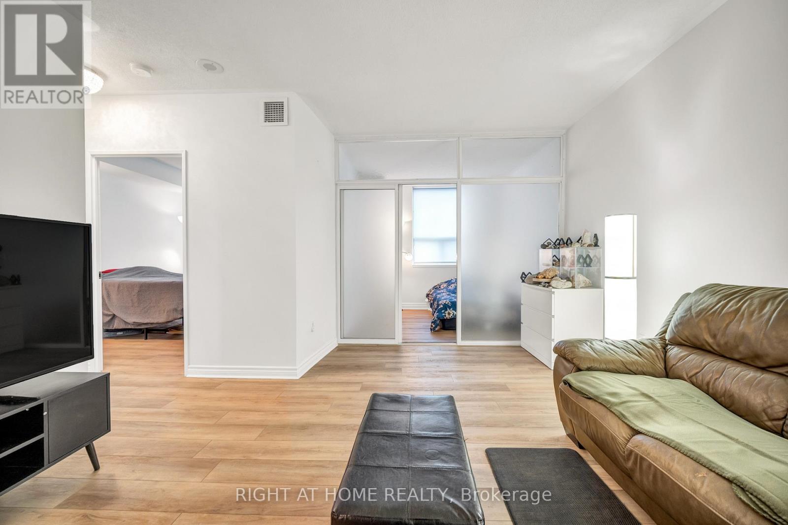 107a - 7398 Yonge Street, Vaughan, Ontario  L4J 8J2 - Photo 28 - N12461586