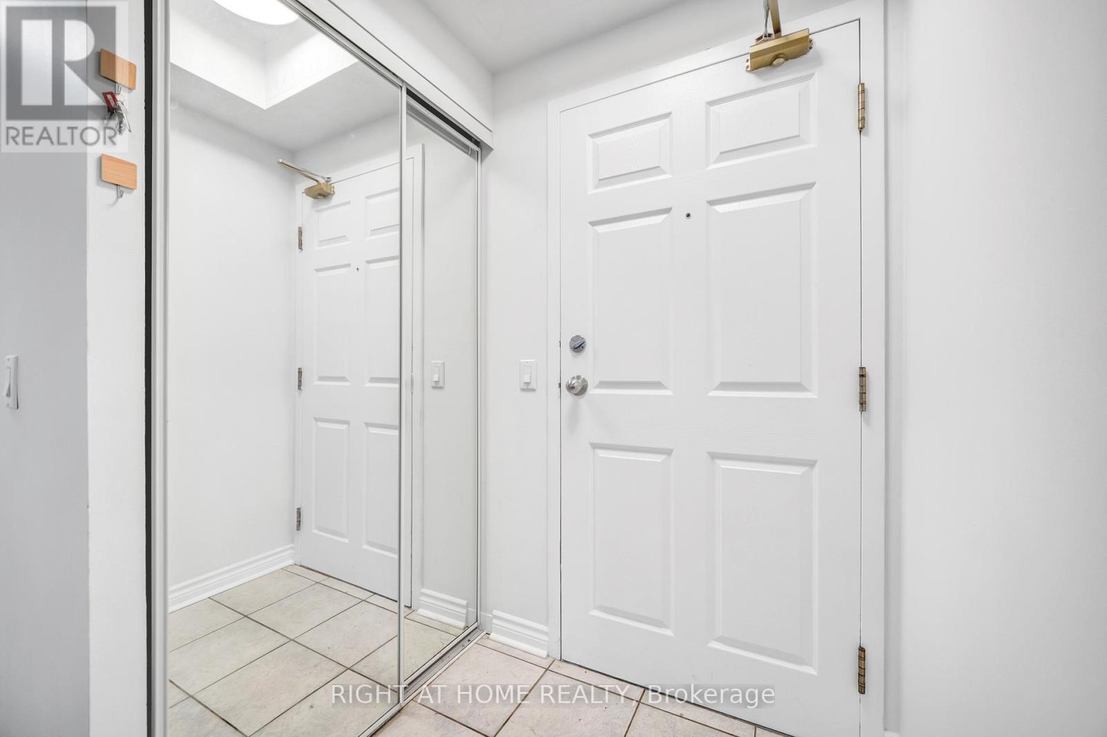 107a - 7398 Yonge Street, Vaughan, Ontario  L4J 8J2 - Photo 8 - N12461586