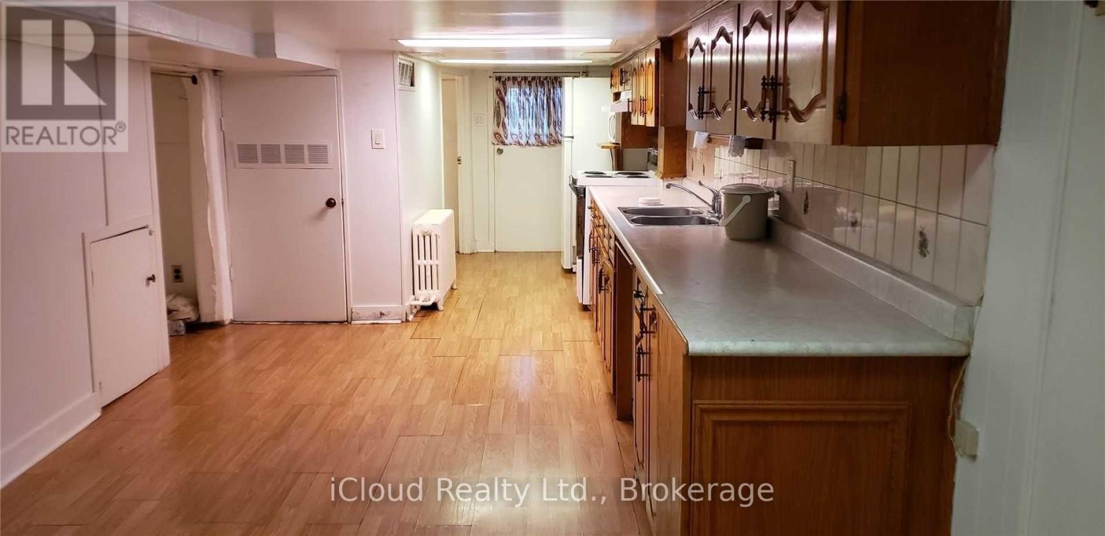 547 Lauder Avenue, Toronto, Ontario  M6E 3J5 - Photo 6 - C12461265