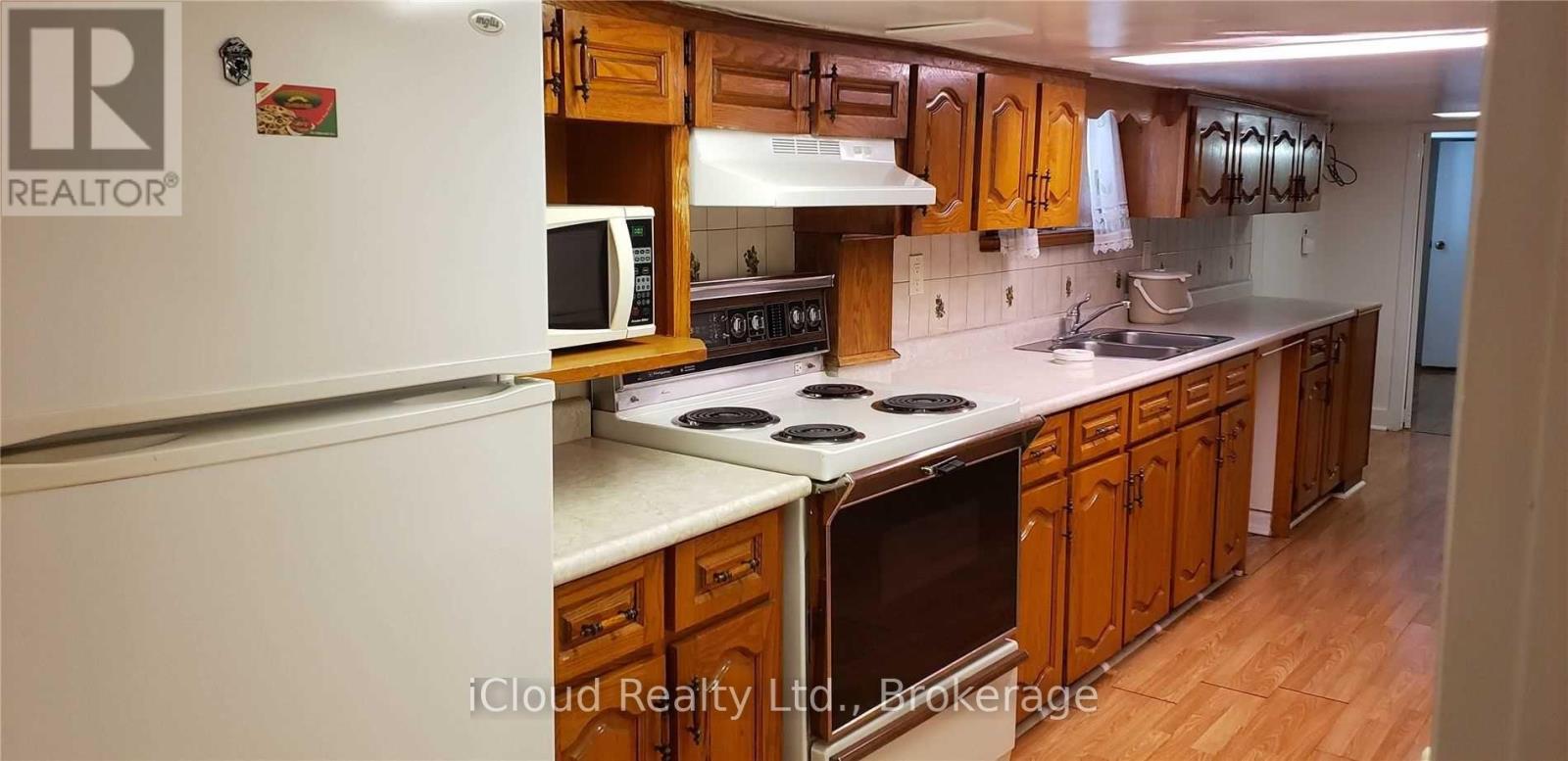 547 Lauder Avenue, Toronto, Ontario  M6E 3J5 - Photo 8 - C12461265
