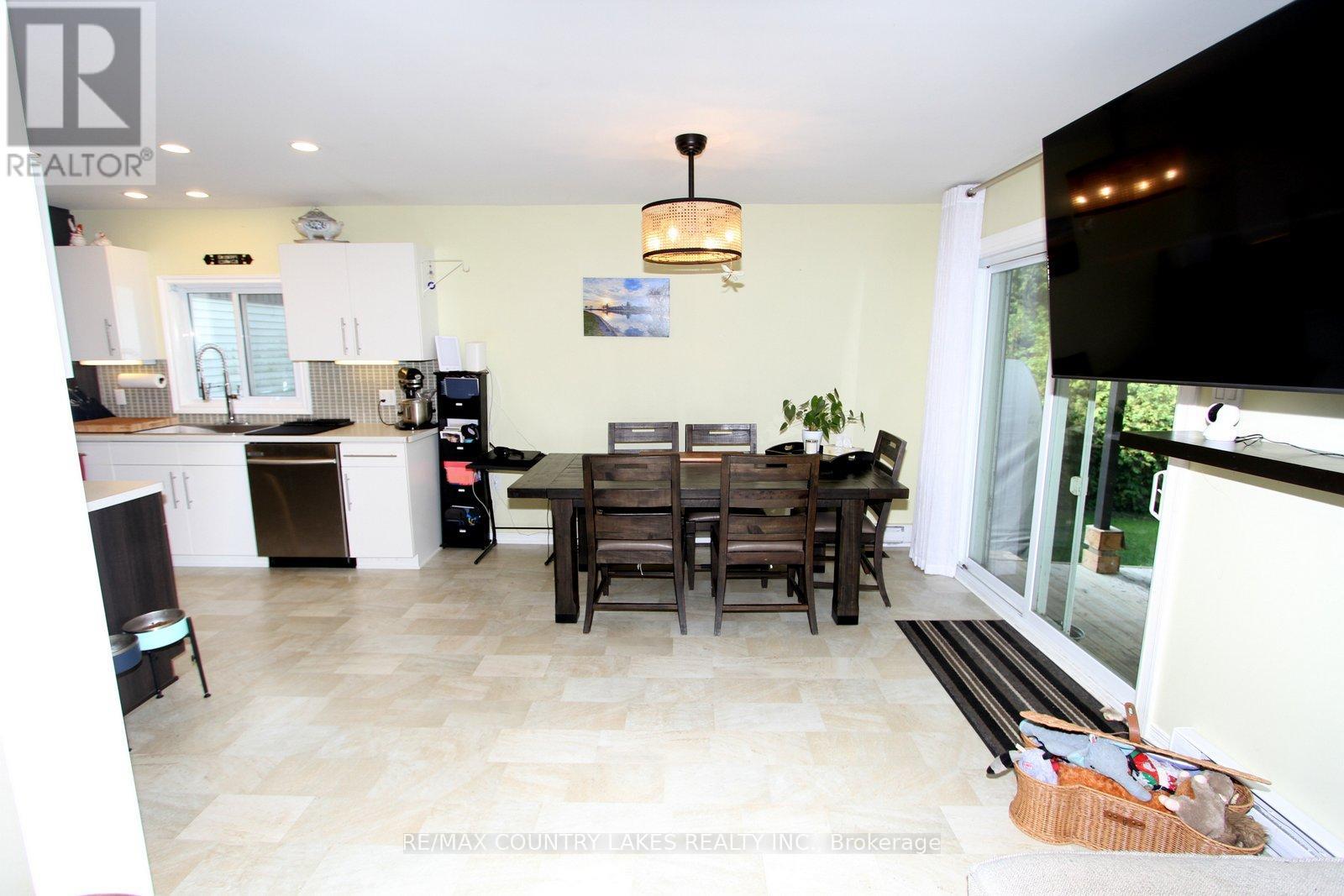 39 Turtle Path, Ramara, Ontario  L0K 1B0 - Photo 10 - S12461568