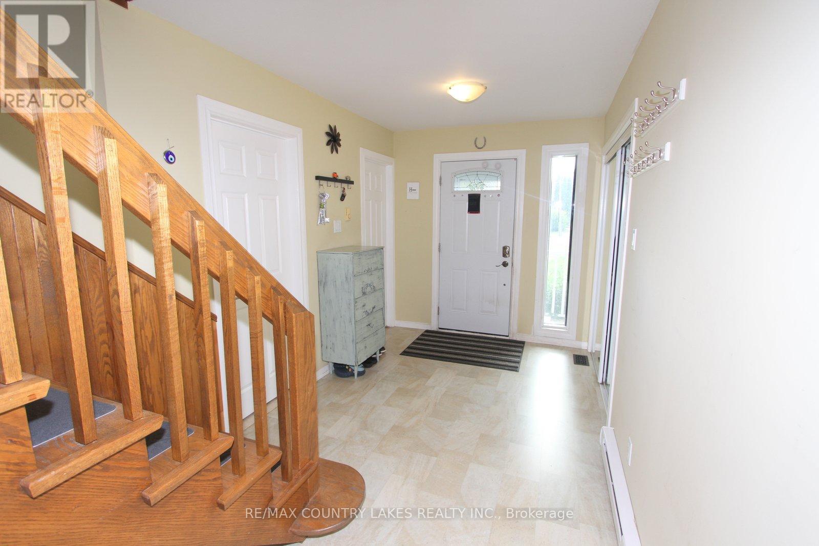 39 Turtle Path, Ramara, Ontario  L0K 1B0 - Photo 12 - S12461568