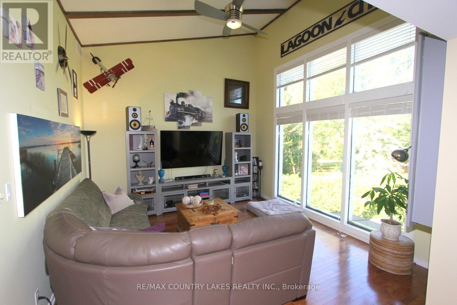 39 Turtle Path, Ramara, Ontario  L0K 1B0 - Photo 19 - S12461568