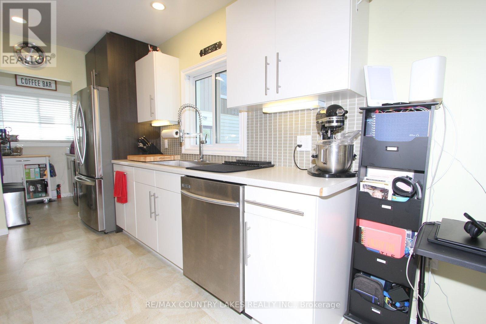 39 Turtle Path, Ramara, Ontario  L0K 1B0 - Photo 7 - S12461568
