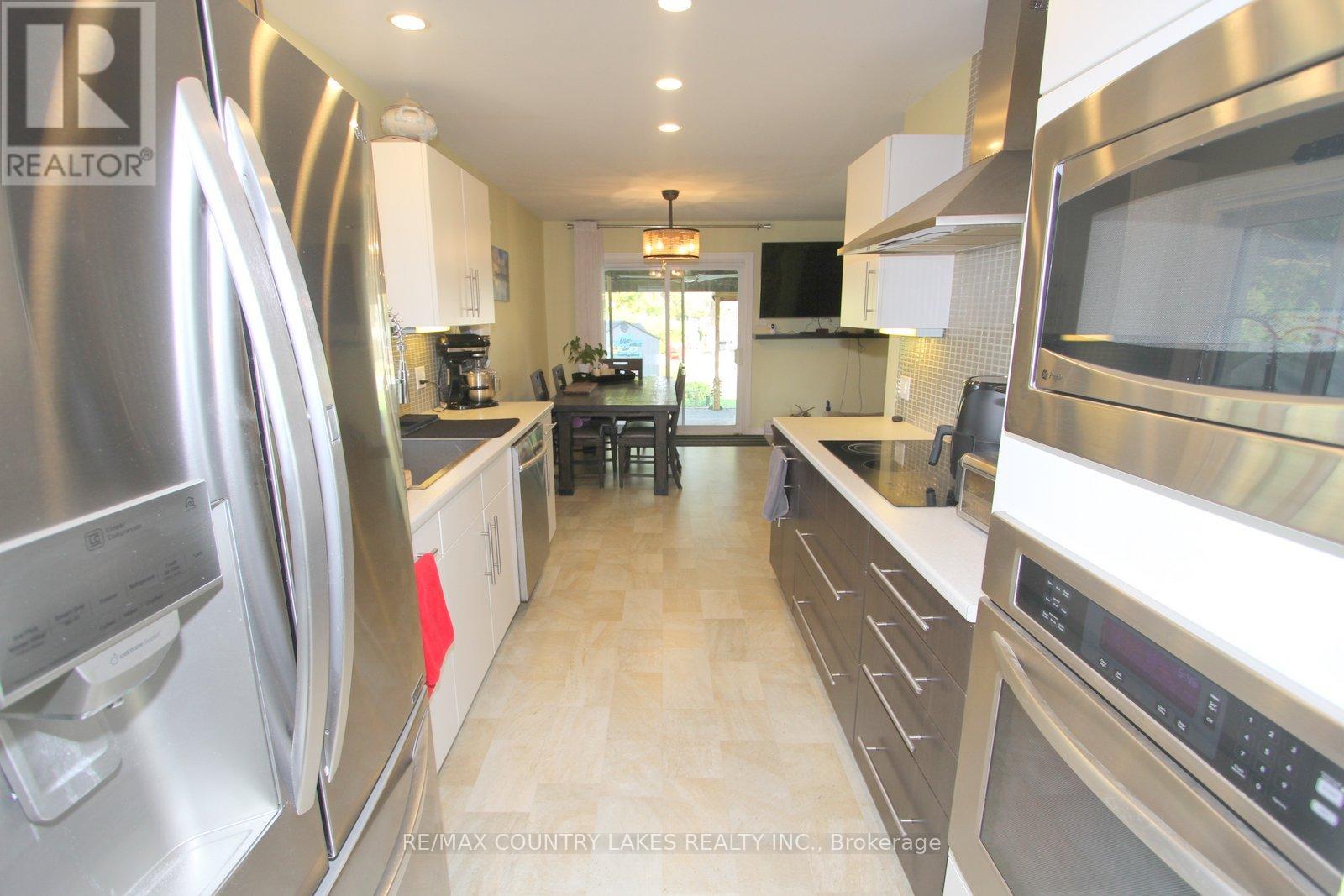 39 Turtle Path, Ramara, Ontario  L0K 1B0 - Photo 8 - S12461568
