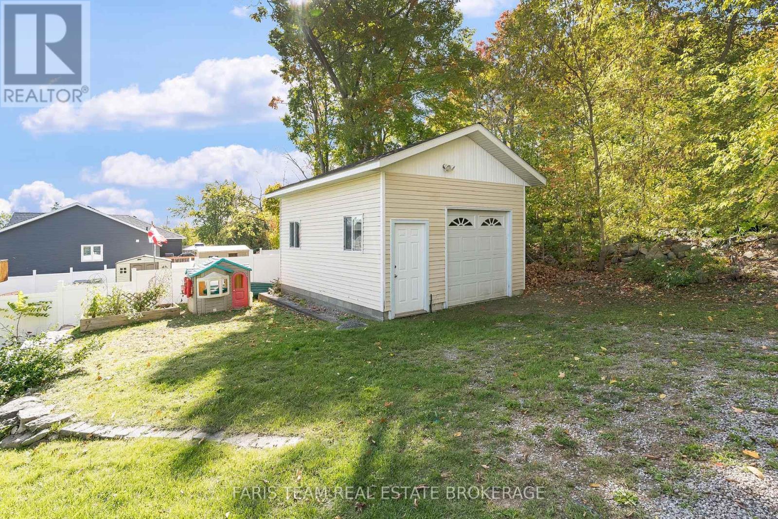 427 Ann Street, Tay, Ontario  L0K 1R0 - Photo 35 - S12461577