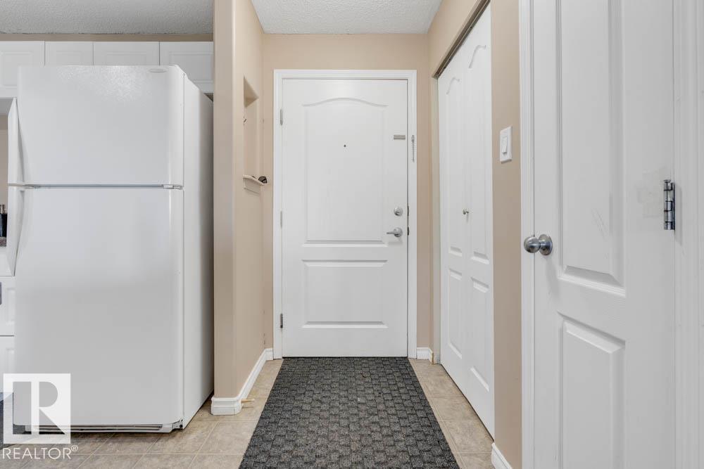 155 Edwards Dr Sw, Edmonton, Alberta  T6X 1N6 - Photo 3 - E4462049