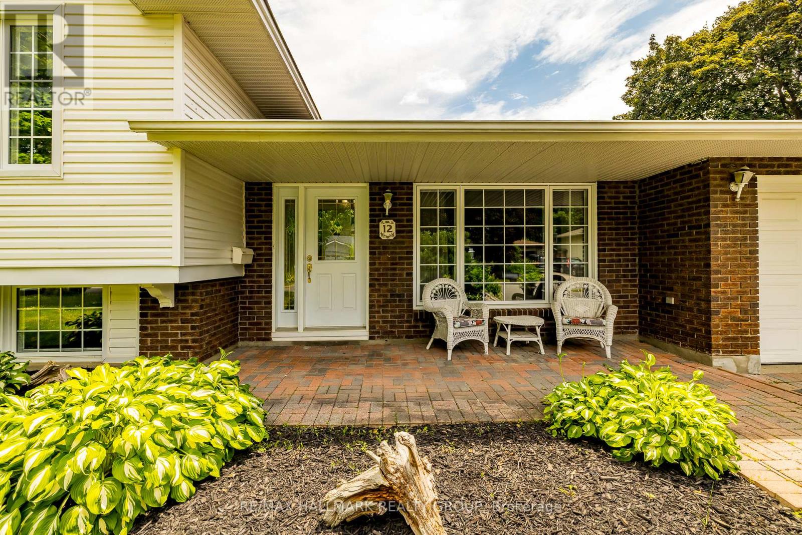 12 Ancona Crescent, Ottawa, Ontario  K2G 0N8 - Photo 4 - X12461657
