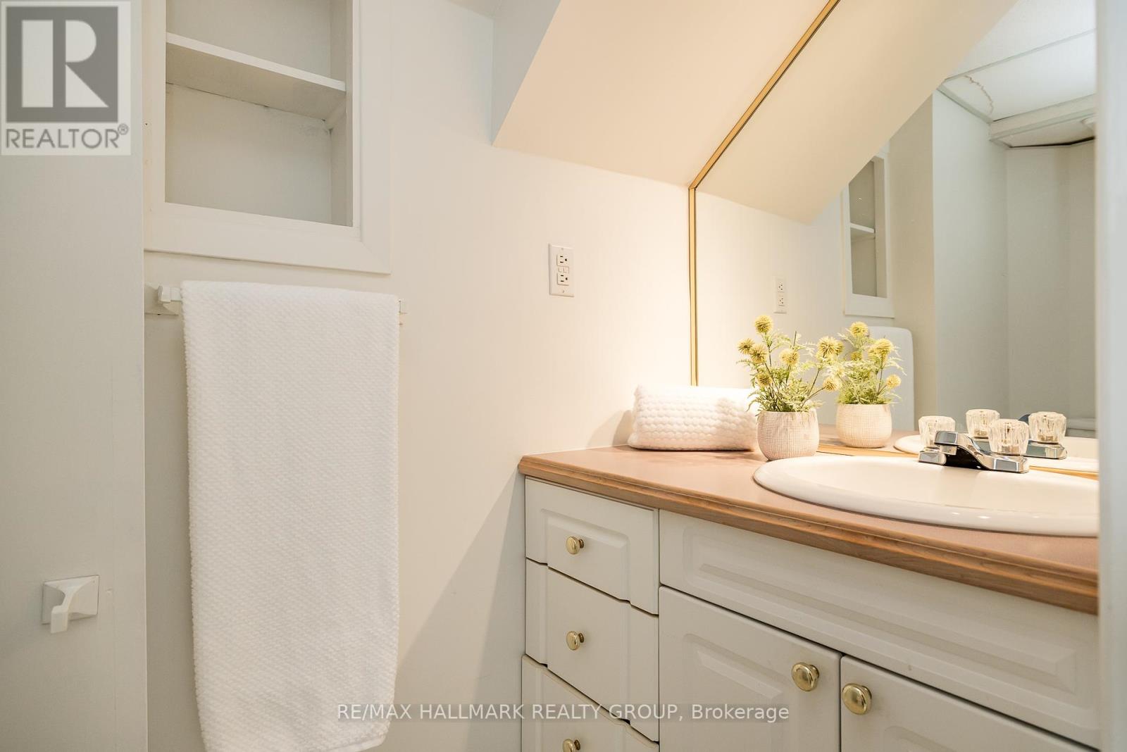 12 Ancona Crescent, Ottawa, Ontario  K2G 0N8 - Photo 45 - X12461657