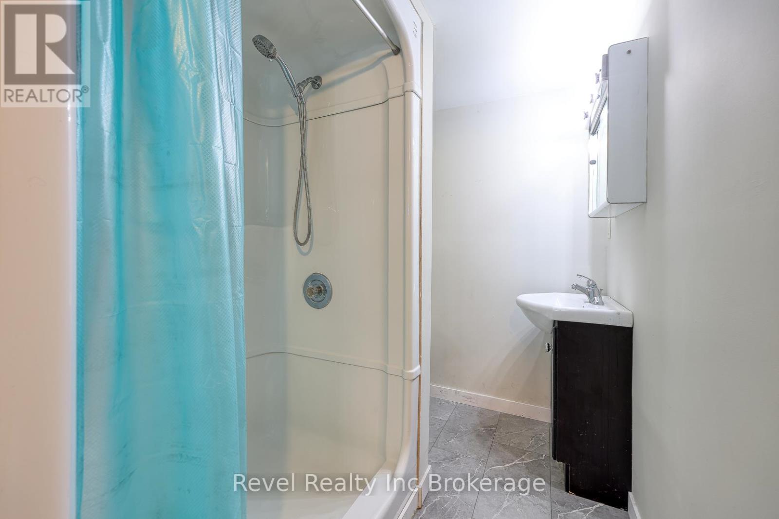 82 Bee Street, Woodstock, Ontario  N4S 3Z3 - Photo 22 - X12461620
