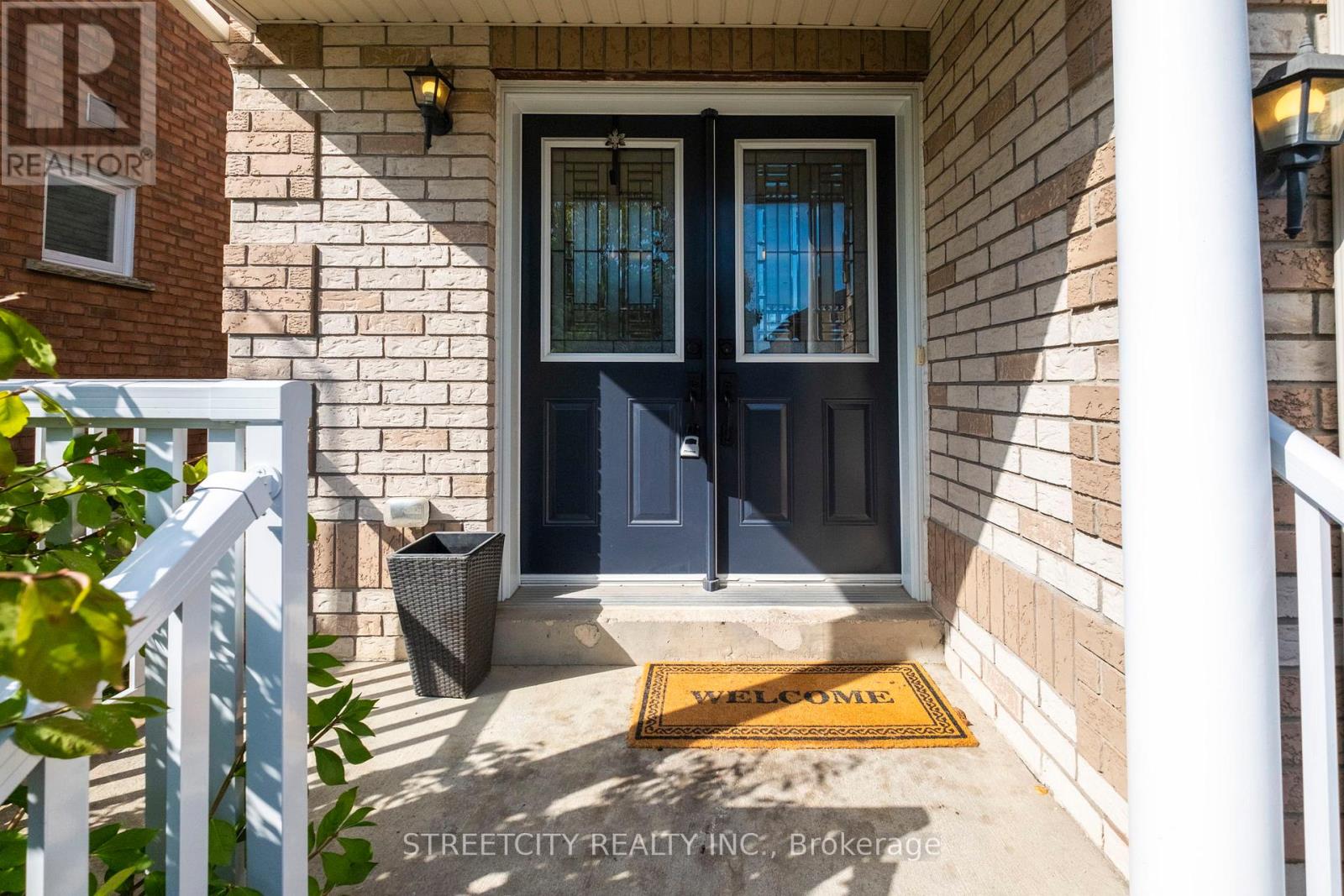 3953 Freeman Terrace, Mississauga, Ontario  L5M 6R2 - Photo 2 - W12461570