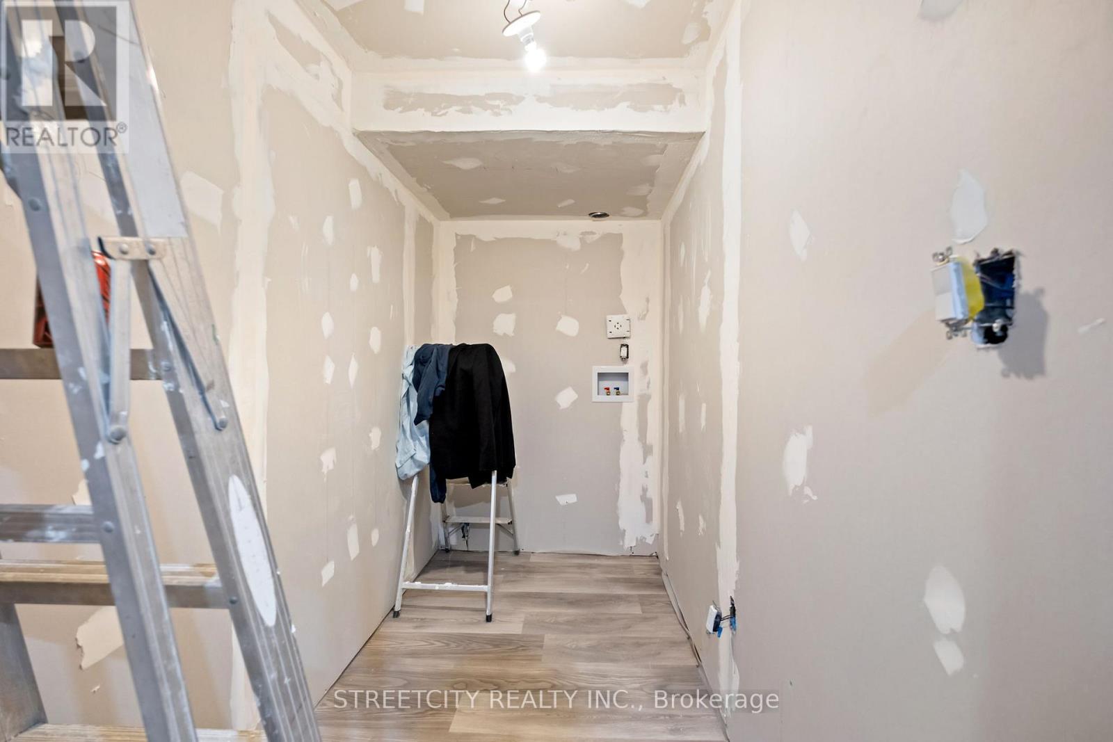 3953 Freeman Terrace, Mississauga, Ontario  L5M 6R2 - Photo 22 - W12461570