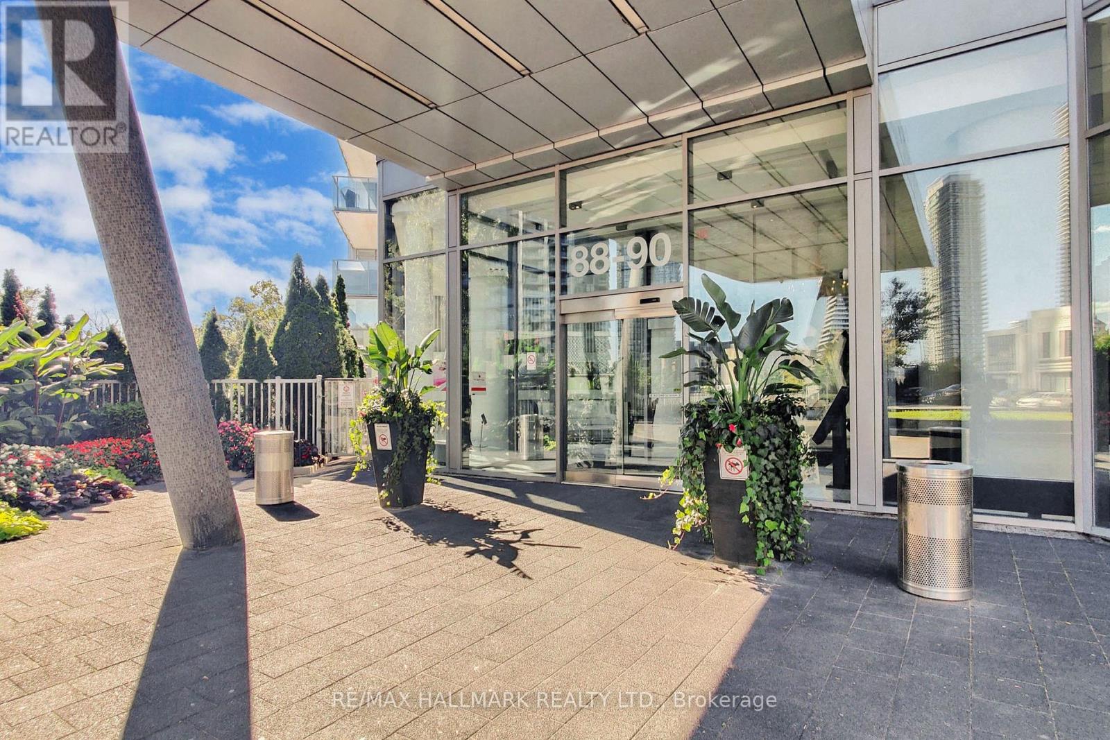 608 - 90 Park Lawn Road, Toronto, Ontario  M8Y 0B6 - Photo 4 - W12461571