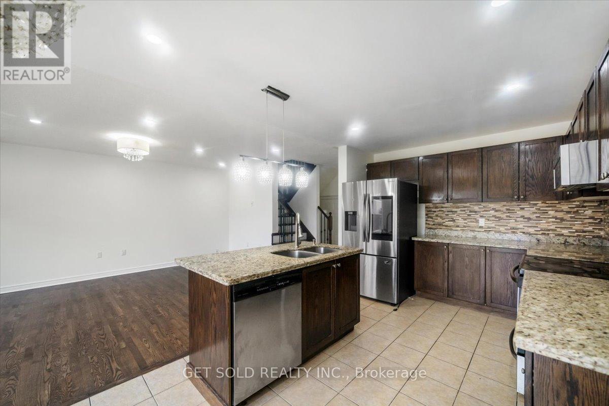 455 Scott Boulevard, Milton, Ontario  L9T 0V1 - Photo 7 - W12461581