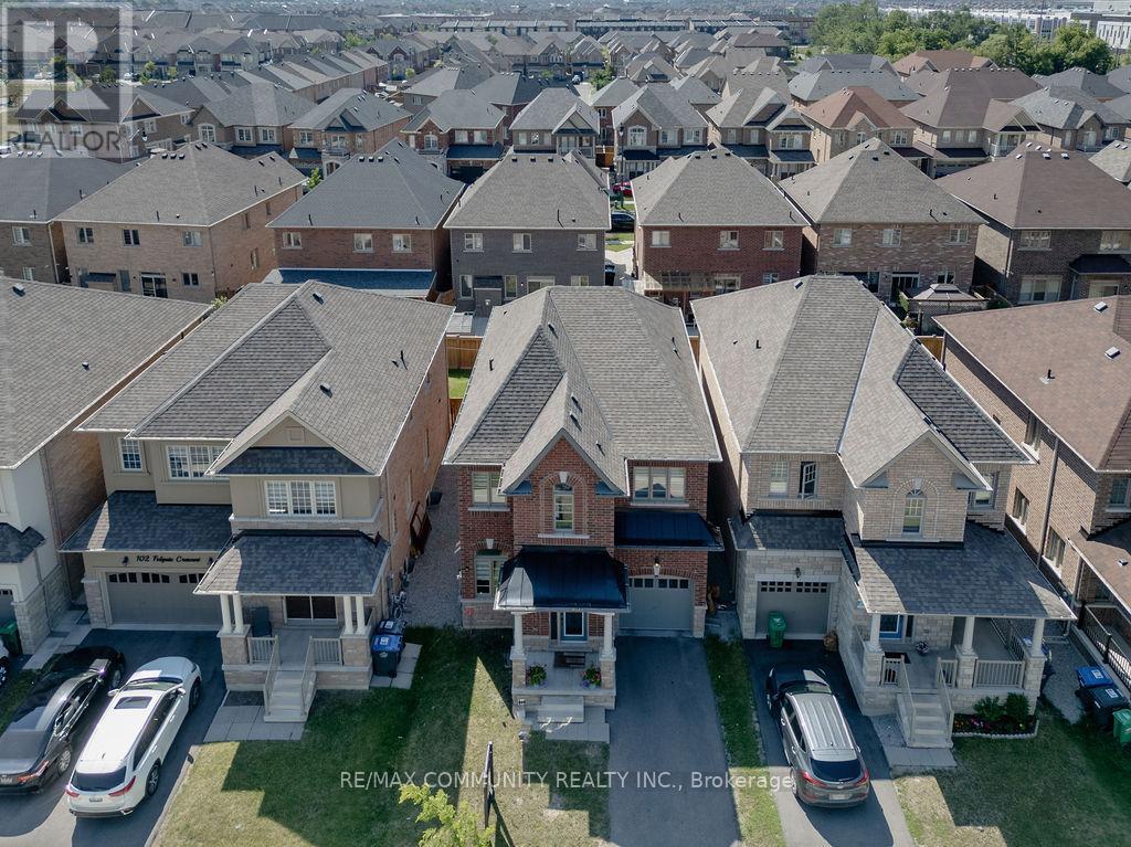 100 Folgate Crescent, Brampton, Ontario  L6R 4A7 - Photo 4 - W12461589