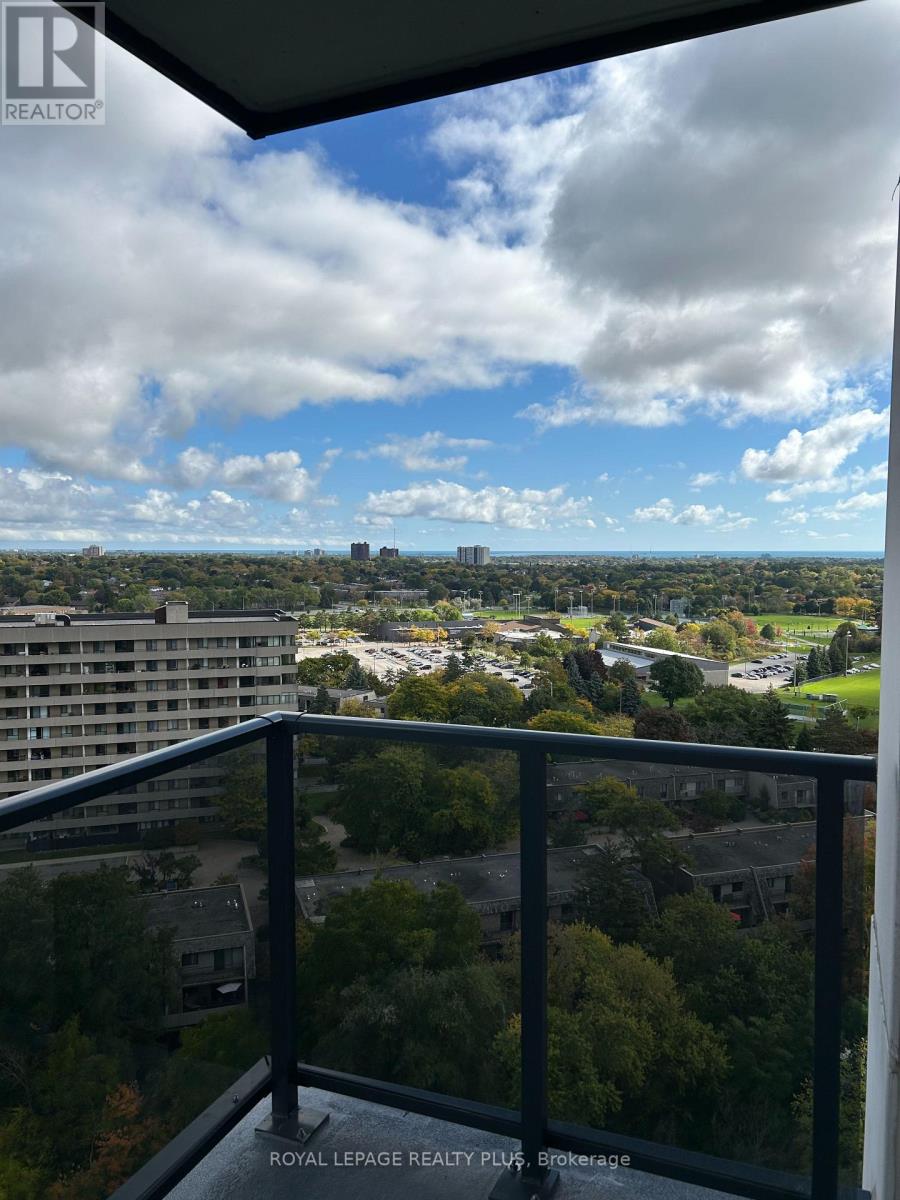 1308 - 204 Burnhamthorpe Road E, Mississauga, Ontario  L5A 4L4 - Photo 14 - W12461590