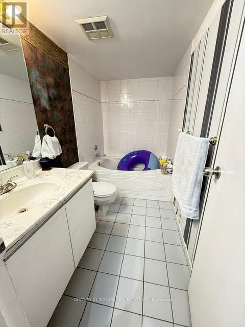 1707 - 5 Rowntree Road, Toronto, Ontario  M9V 5G9 - Photo 18 - W12461592