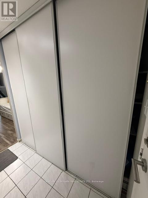 1707 - 5 Rowntree Road, Toronto, Ontario  M9V 5G9 - Photo 3 - W12461592