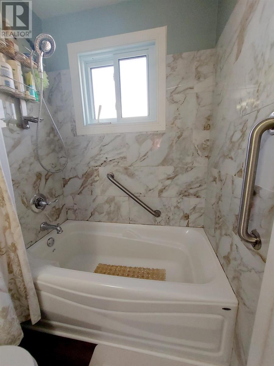 27 Canberra Cres, Elliot Lake, Ontario  P5A 2M5 - Photo 14 - SM252955