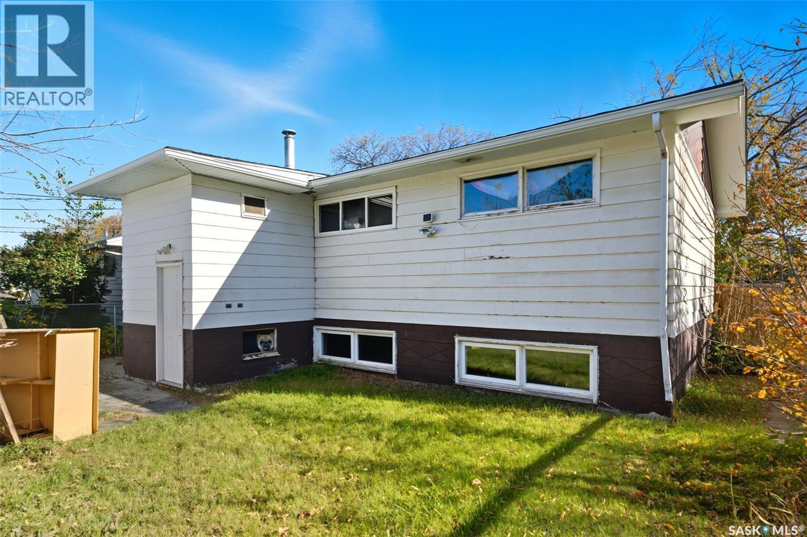 1051 109th Street, North Battleford, Saskatchewan  S9A 2E3 - Photo 31 - SK020687