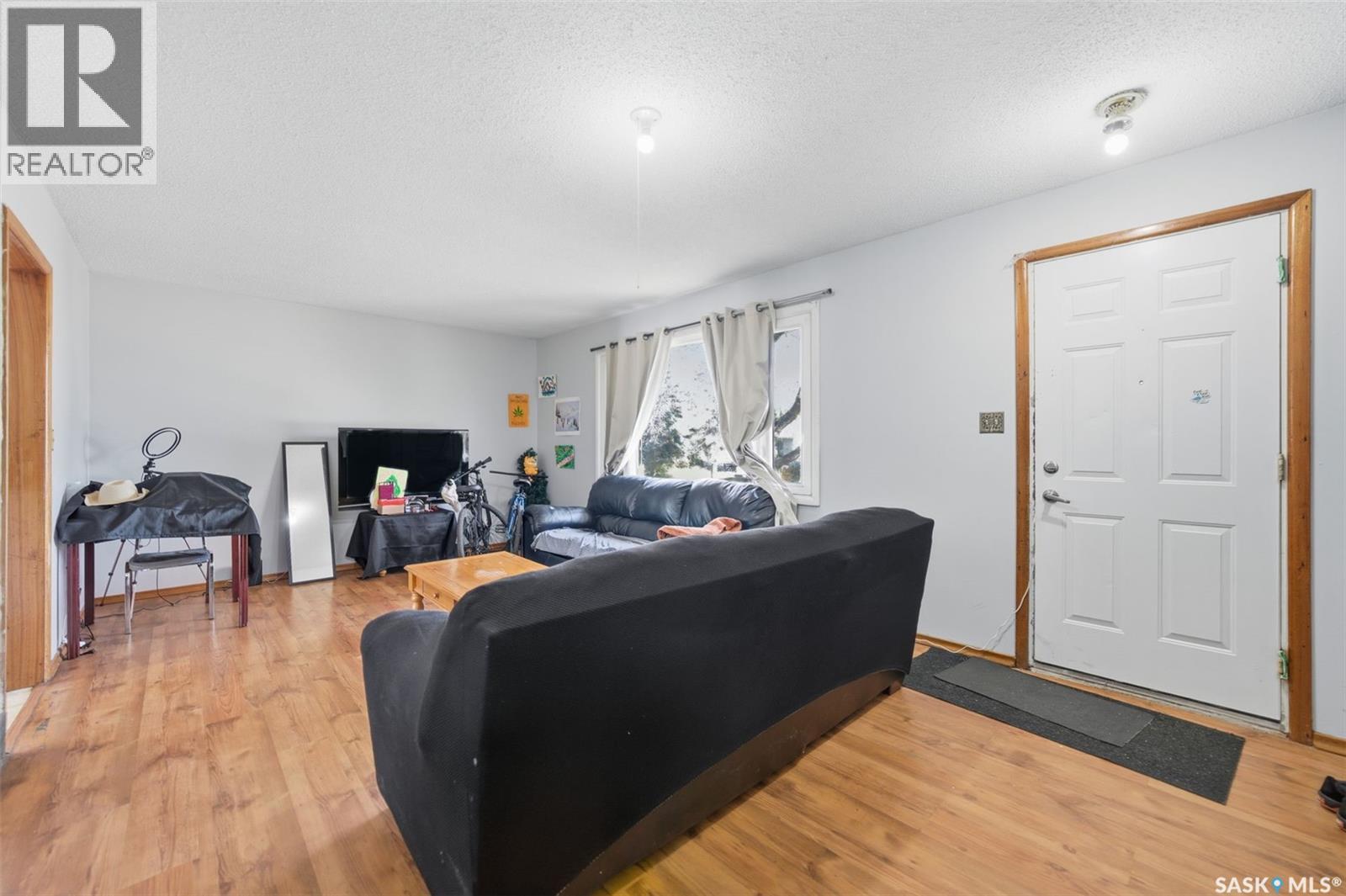 1051 109th Street, North Battleford, Saskatchewan  S9A 2E3 - Photo 3 - SK020687