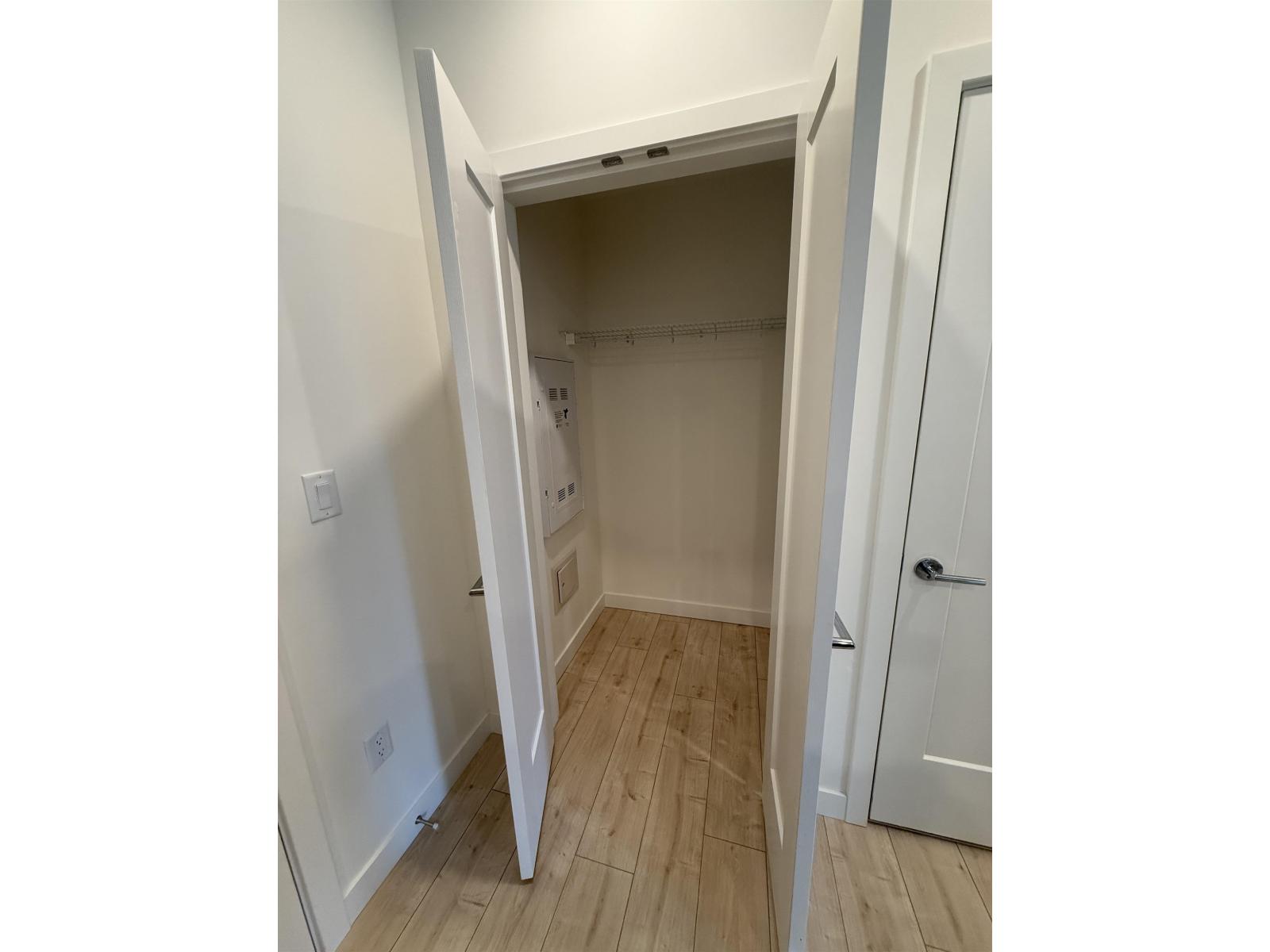 306 13788 76 Avenue, Surrey, British Columbia  V3W 3V9 - Photo 5 - R3058276