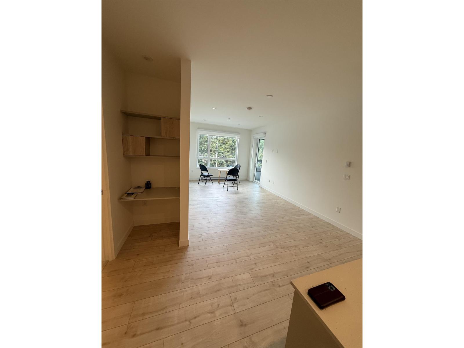 306 13788 76 Avenue, Surrey, British Columbia  V3W 3V9 - Photo 3 - R3058276