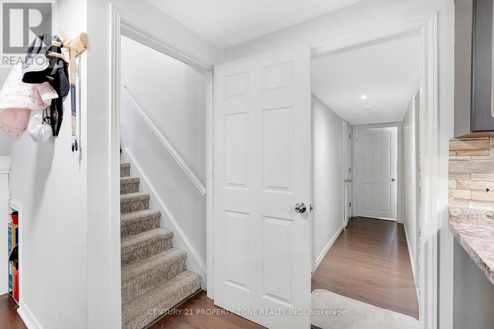39 Southview Crescent, Cambridge, Ontario  N1P 1A3 - Photo 16 - X12461569