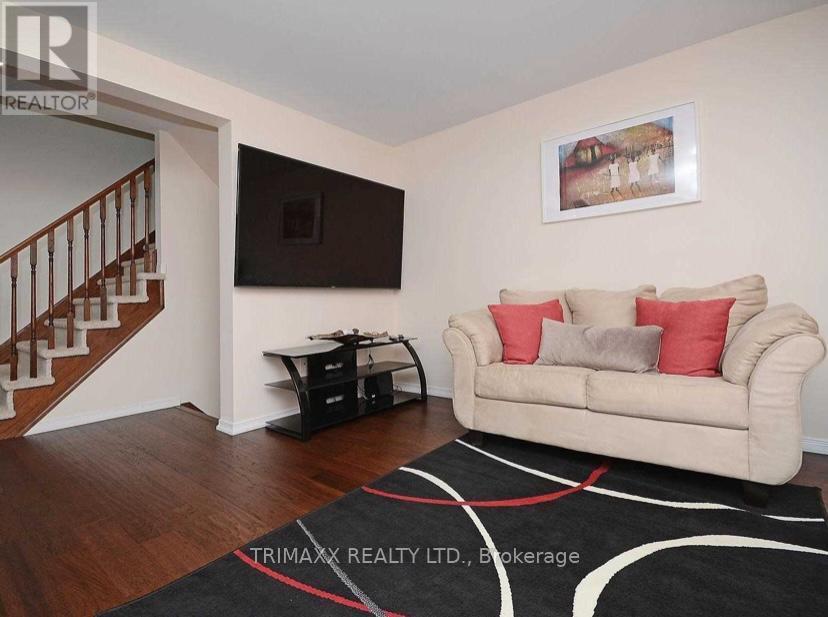 78 Glenvista Drive, Kitchener, Ontario  N2R 0E3 - Photo 11 - X12461599