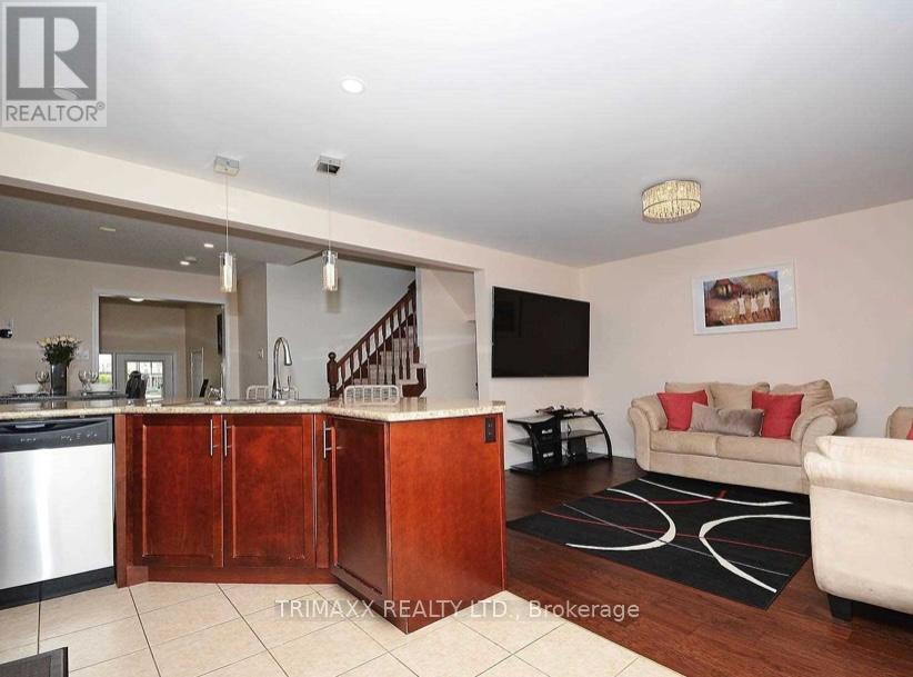 78 Glenvista Drive, Kitchener, Ontario  N2R 0E3 - Photo 13 - X12461599
