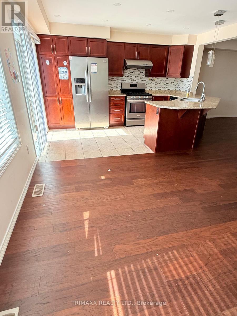 78 Glenvista Drive, Kitchener, Ontario  N2R 0E3 - Photo 15 - X12461599