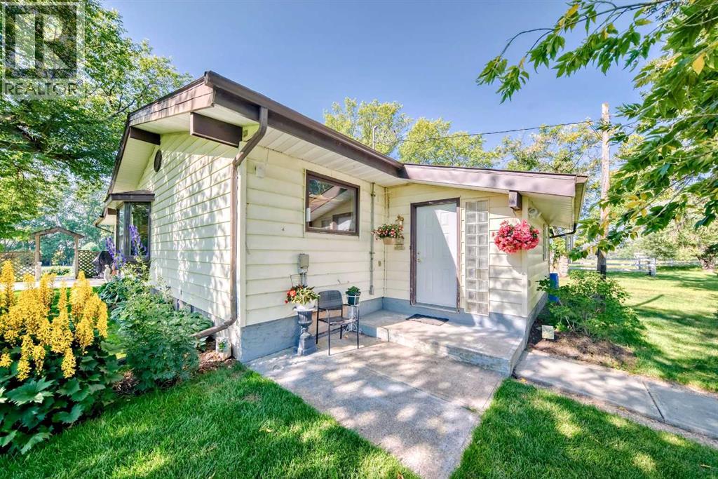440042 Range Road 274, Rural Ponoka County, Alberta  T4J 1R4 - Photo 3 - A2243432