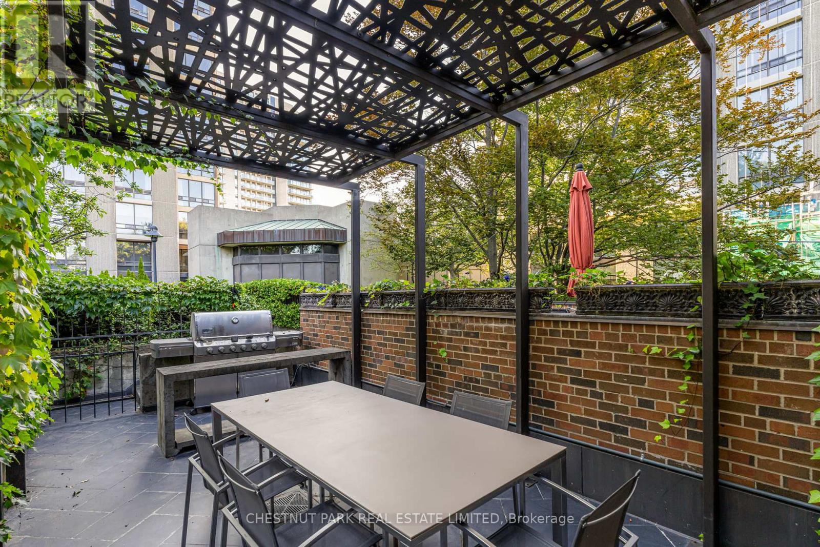84 Oriole Road, Toronto, Ontario  M4V 2G1 - Photo 12 - C12461615