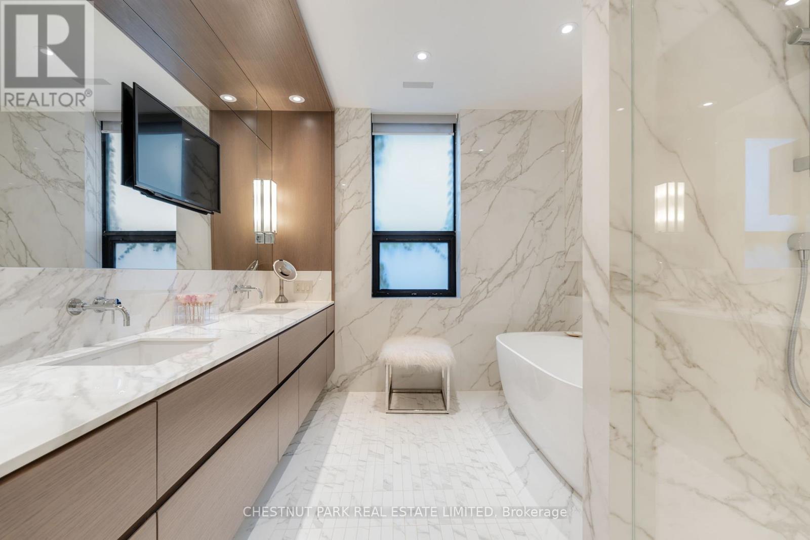 84 Oriole Road, Toronto, Ontario  M4V 2G1 - Photo 20 - C12461615