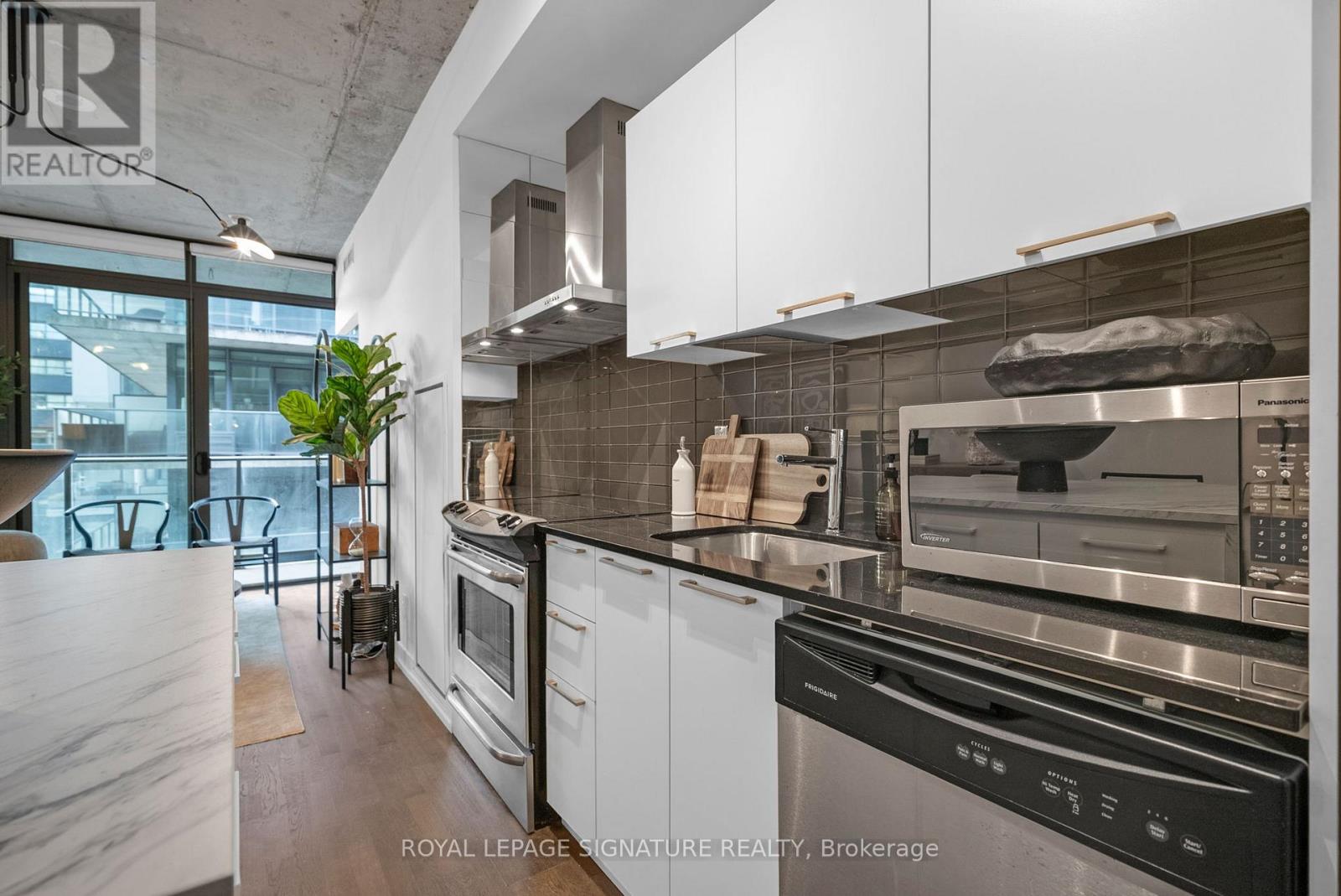 804 - 650 King Street W, Toronto, Ontario  M5V 0H6 - Photo 5 - C12461617