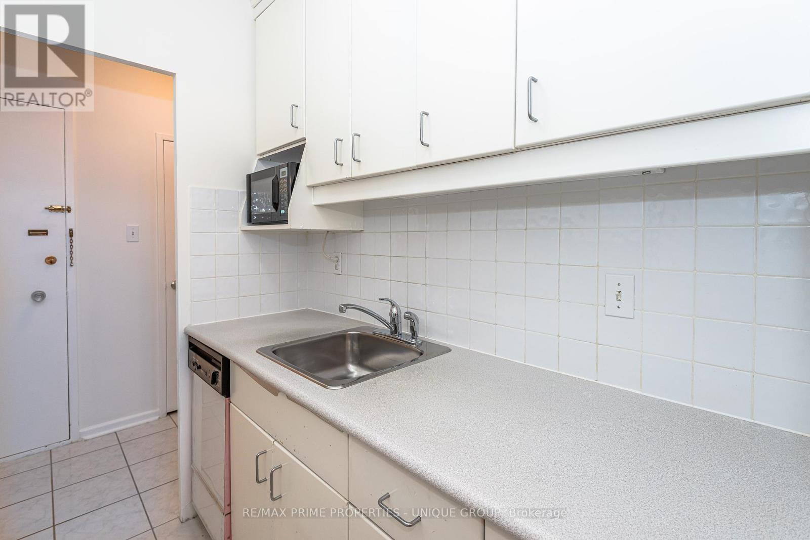 303 - 78 Warren Road, Toronto, Ontario  M4V 2R6 - Photo 12 - C12461621