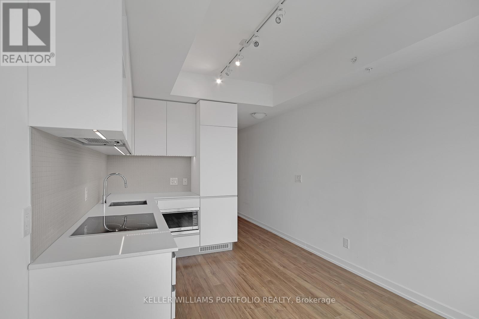 523 - 377 Madison Avenue, Toronto, Ontario  M4V 2W7 - Photo 18 - C12461631