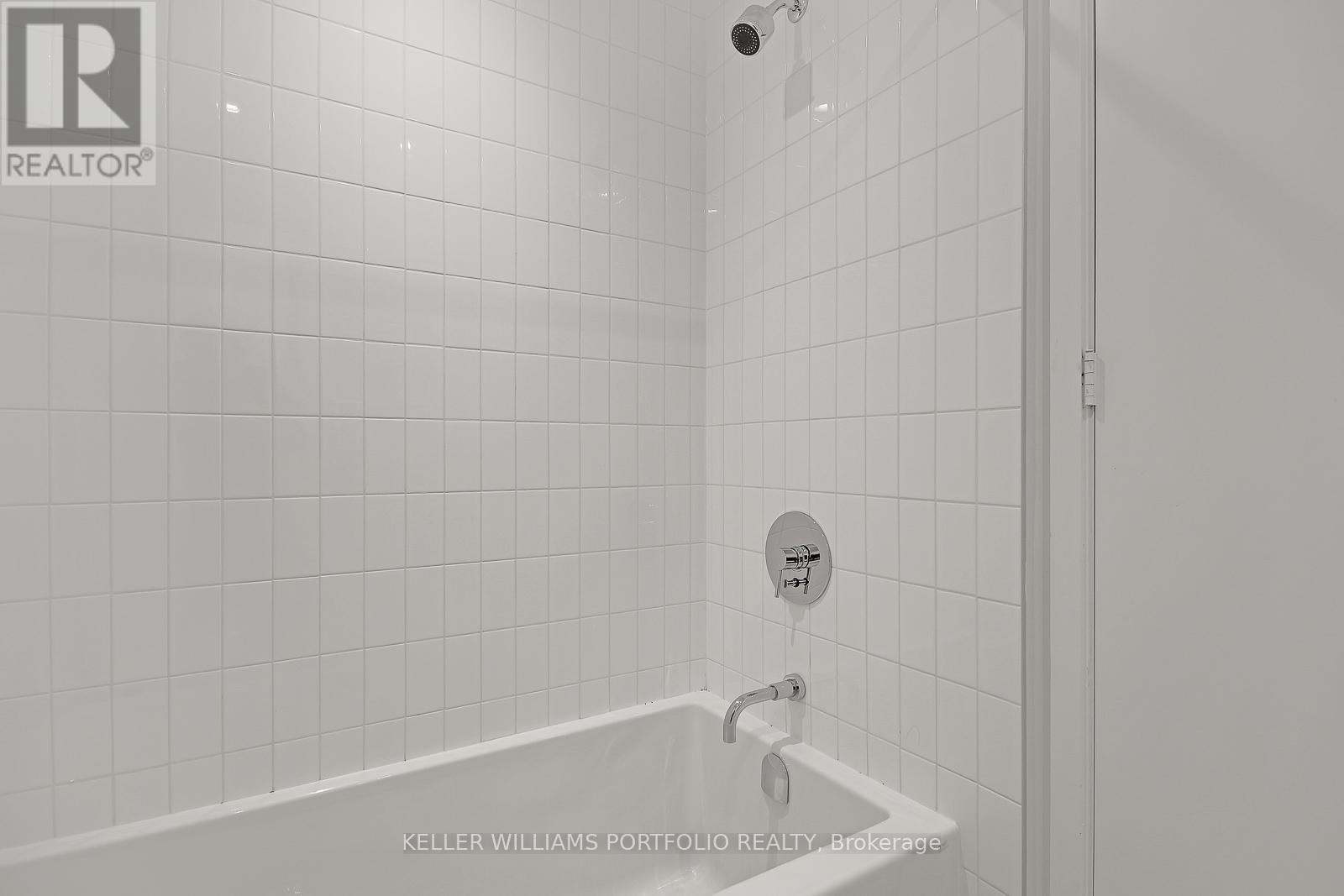 523 - 377 Madison Avenue, Toronto, Ontario  M4V 2W7 - Photo 5 - C12461631