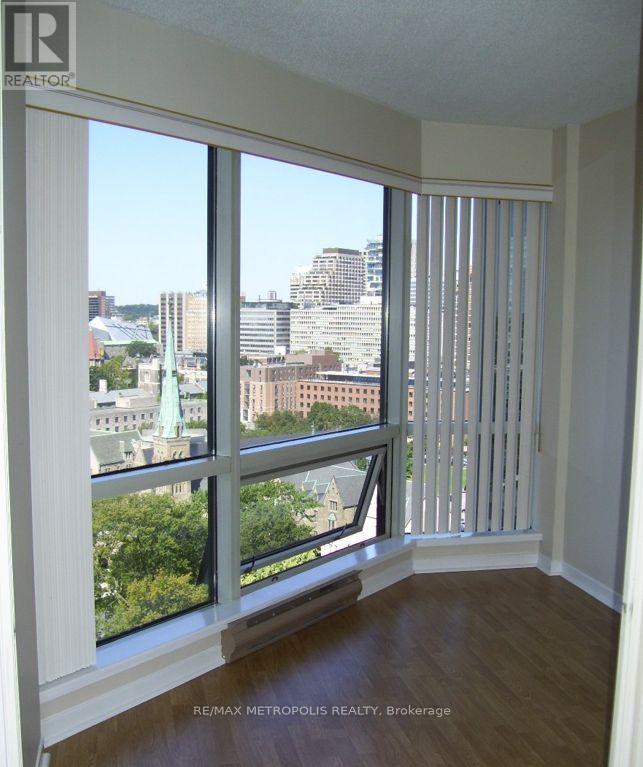 1718 - 1001 Bay Street, Toronto, Ontario  M5S 3A6 - Photo 12 - C12461659
