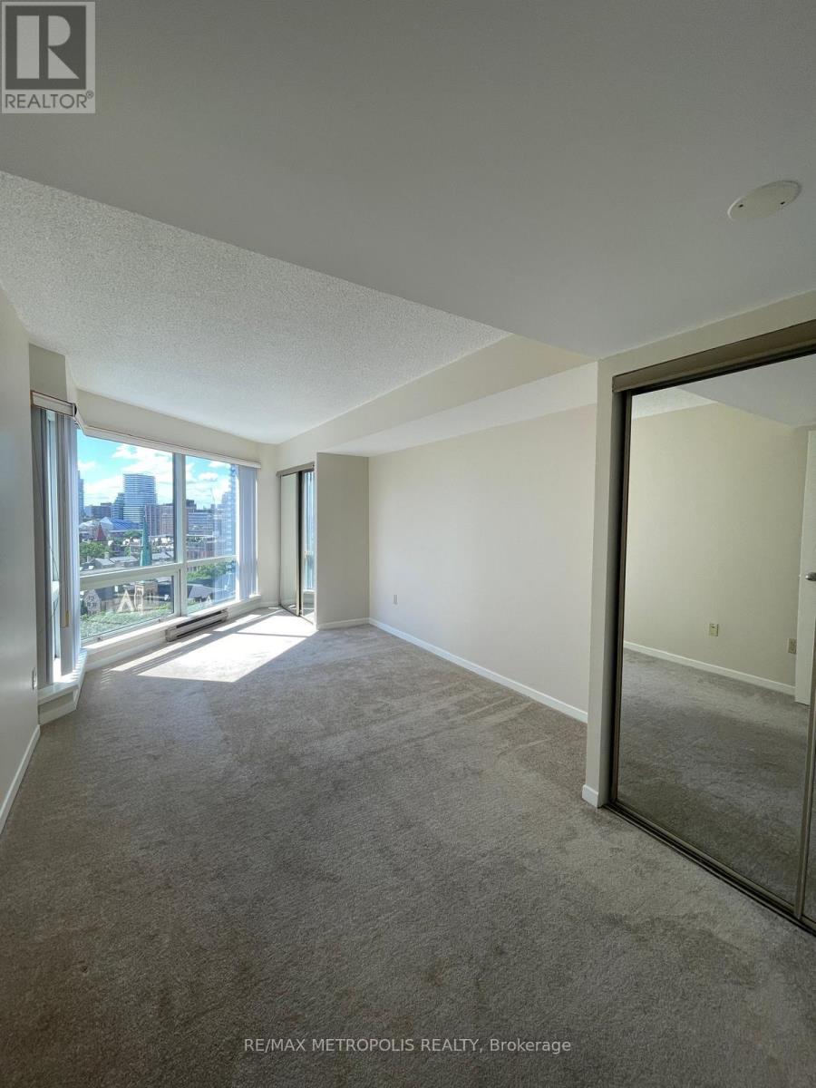 1718 - 1001 Bay Street, Toronto, Ontario  M5S 3A6 - Photo 4 - C12461659