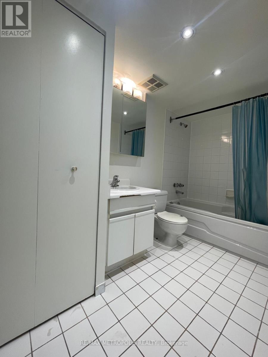 1718 - 1001 Bay Street, Toronto, Ontario  M5S 3A6 - Photo 5 - C12461659