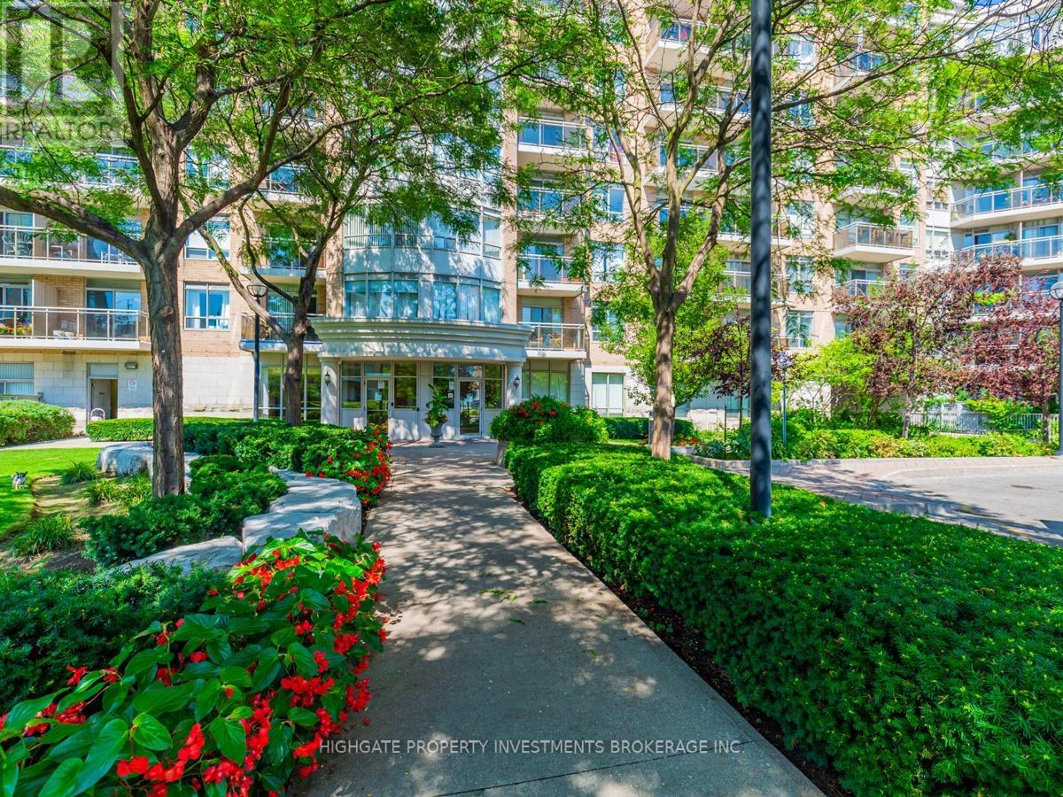 645 - 650 LAWRENCE AVENUE W, Toronto, Ontario
