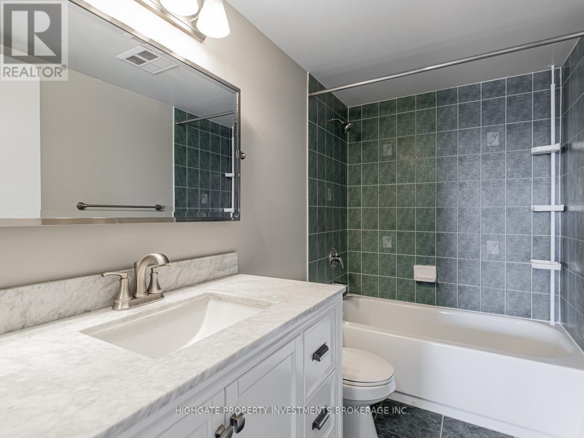 645 - 650 Lawrence Avenue W, Toronto, Ontario  M6A 3E8 - Photo 19 - C12461665