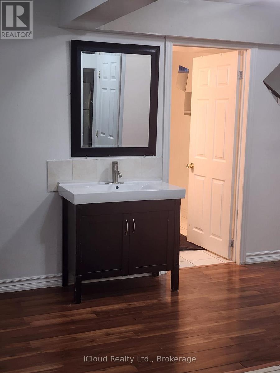 Main And Upper Level - 271 Ryerson Crescent, Oshawa, Ontario  L1G 8B7 - Photo 13 - E12445499