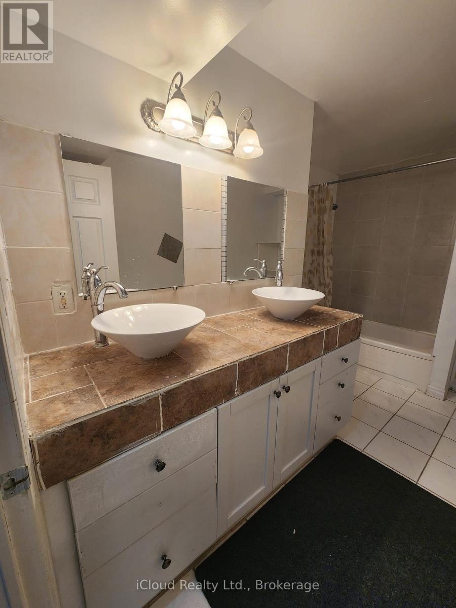 Main And Upper Level - 271 Ryerson Crescent, Oshawa, Ontario  L1G 8B7 - Photo 15 - E12445499